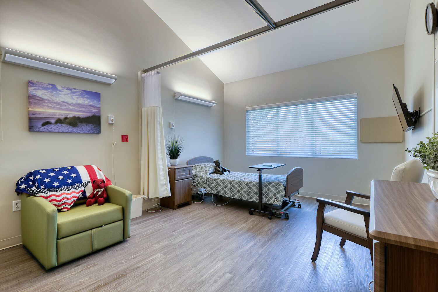 Hospice patients and their families in Northern Florida can now experience high-acuity, inpatient hospice care at the new eight-bed VITAS Suites at Community Health and Rehabilitation Center in Panama City.